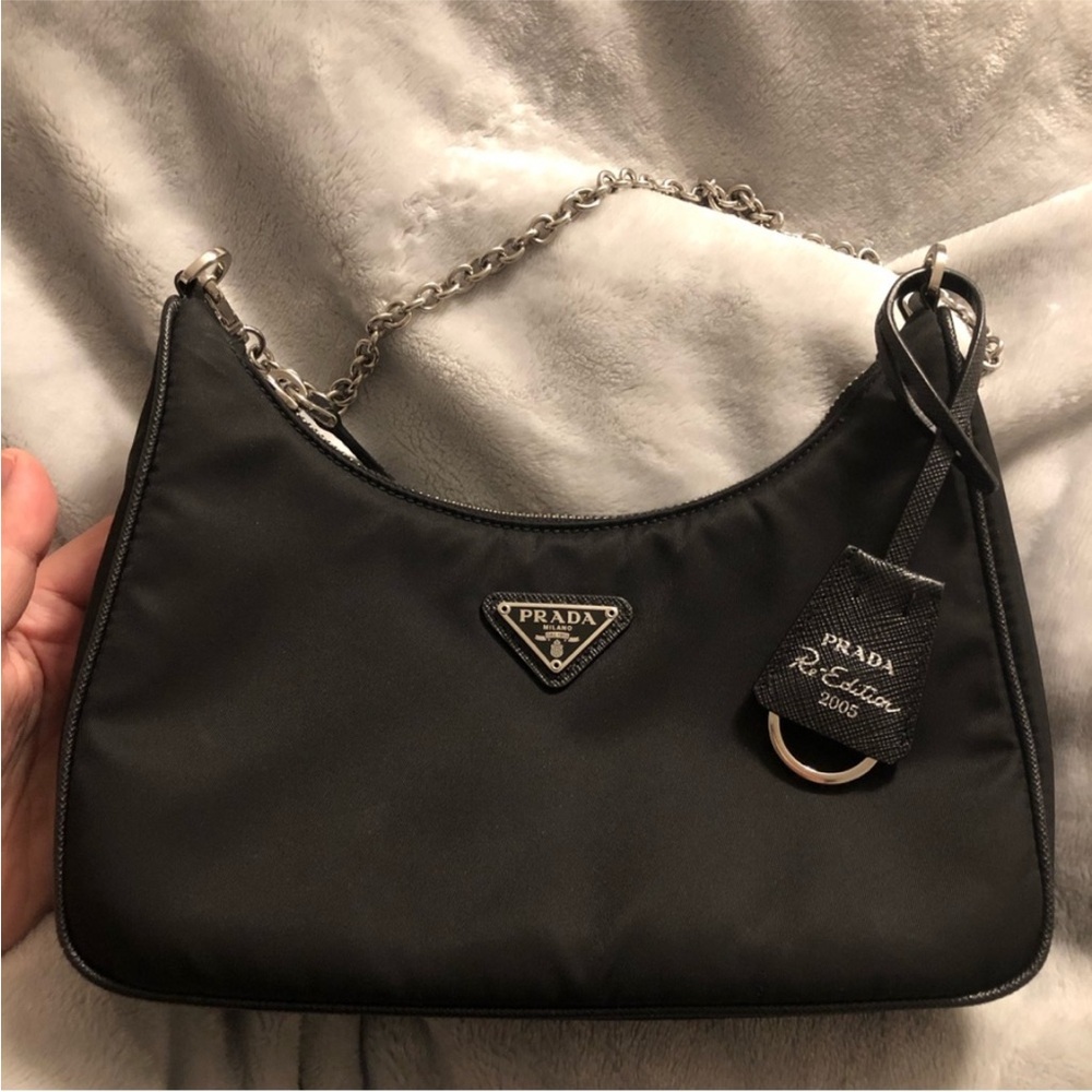 Authentic Prada Re-edition 2005 🌹FINAL PRICE🌹 - Picture 4 of 14